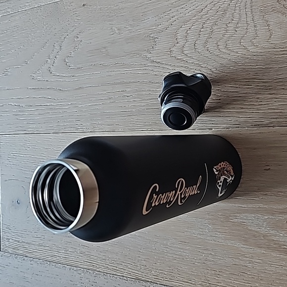 NWB 24oz Crown Royal NFL Jacksonville Jaguars Stainless Steel Bottle - Picture 6 of 6